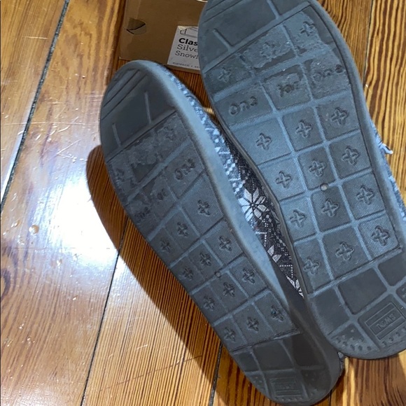 Silver Snowflake Toms - Picture 4 of 6